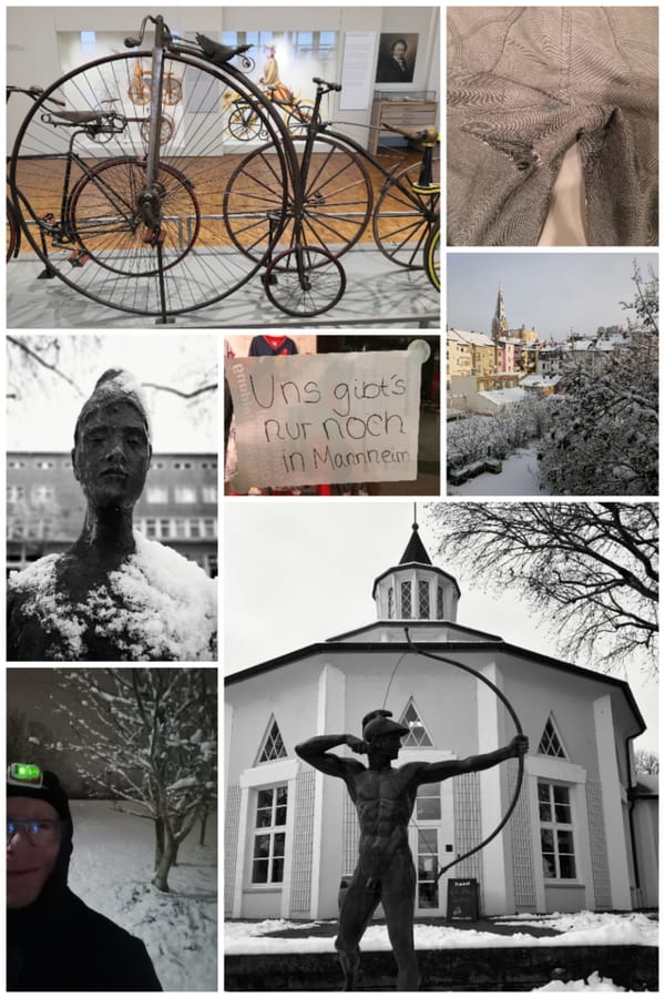 Collage aus einigen Fotos meiner Kalenderwoche 3, unter anderem sind zu sehen: Alte Fahrräder im Technoseum, eine zerrissenen Hose, Schneefotos aus dem Ebertpark, vom Ludwigsplatz, beim abendlichen Laufen mit Stirnlampe und in den Hinterhof, ein Zettel aus der Rheingalerie "Uns gibt's nur noch in Mannheim".